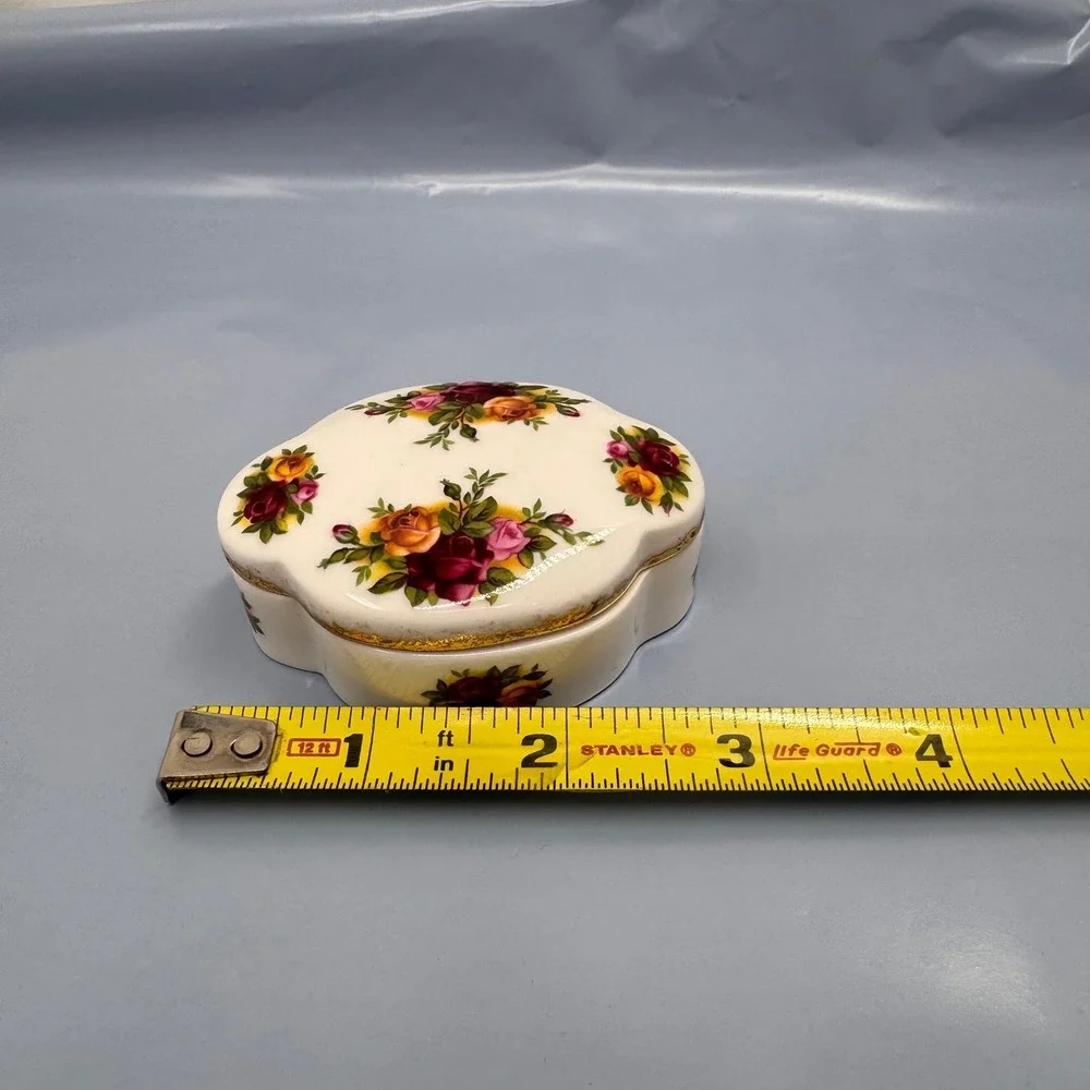 Royal Albert‎ Old Country Roses Trinket Box Jewelry Dish England